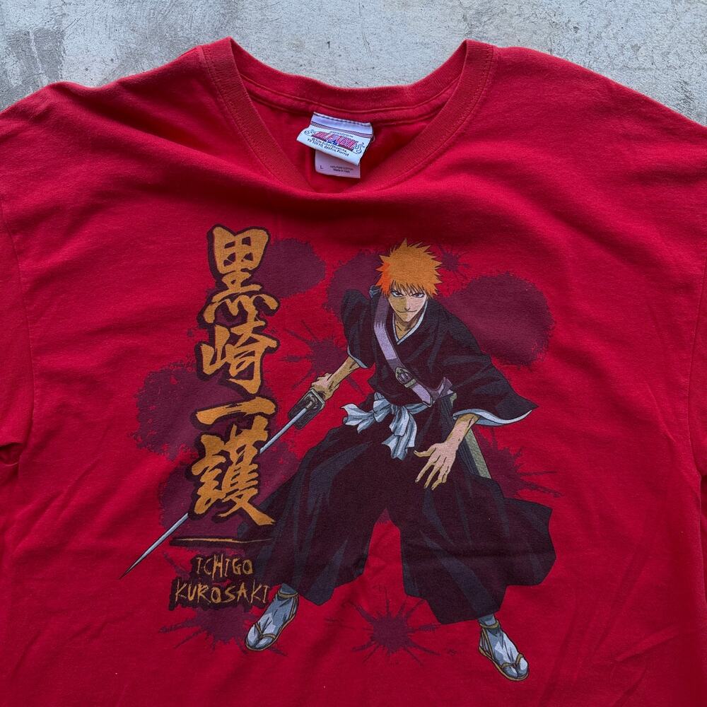 Vintage 2000s Bleach Ichigo Kurosaki Red Anime Graphic Tee Shonen Jump